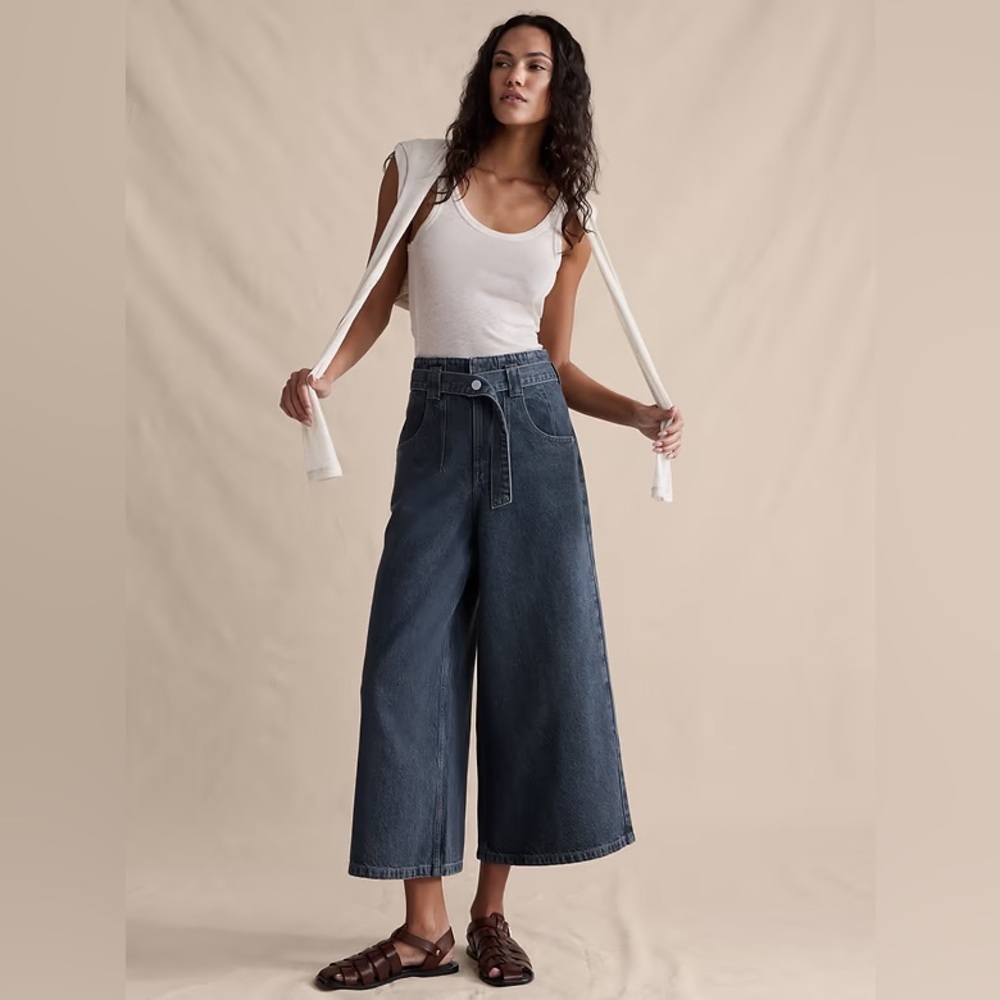 NWT! Banana Republic Women's Ultra-High Rise Lightweight Culotte Jean - 💖
